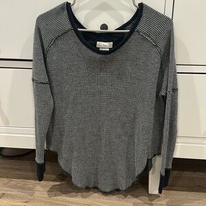 Women's Black and White Top